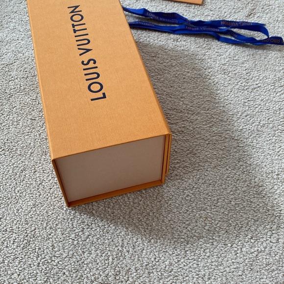 Louis Vuitton Gift Box / Gift Tag - Picture 9 of 10